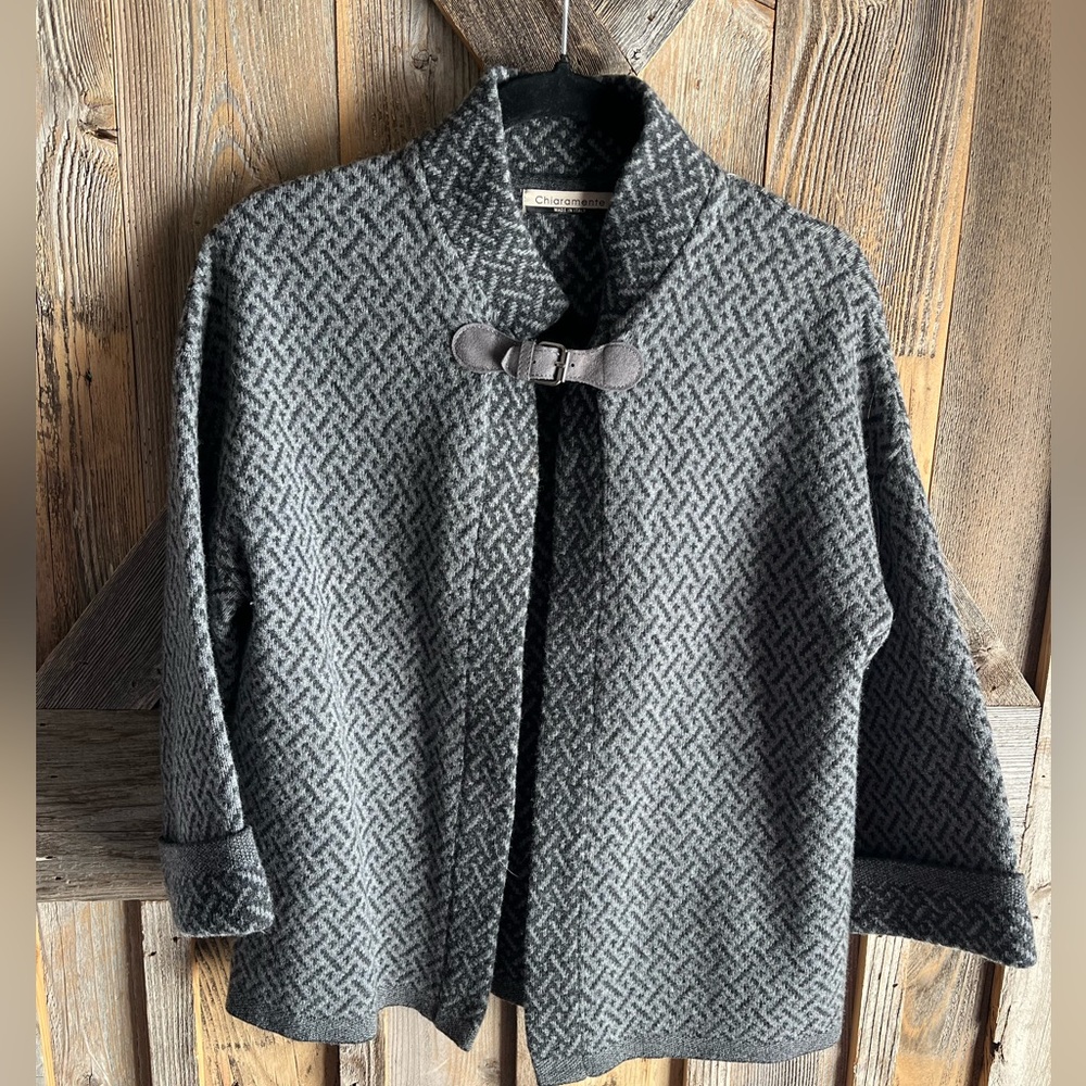 Chiaramente Cardigan. Size Small. 70% wool.
